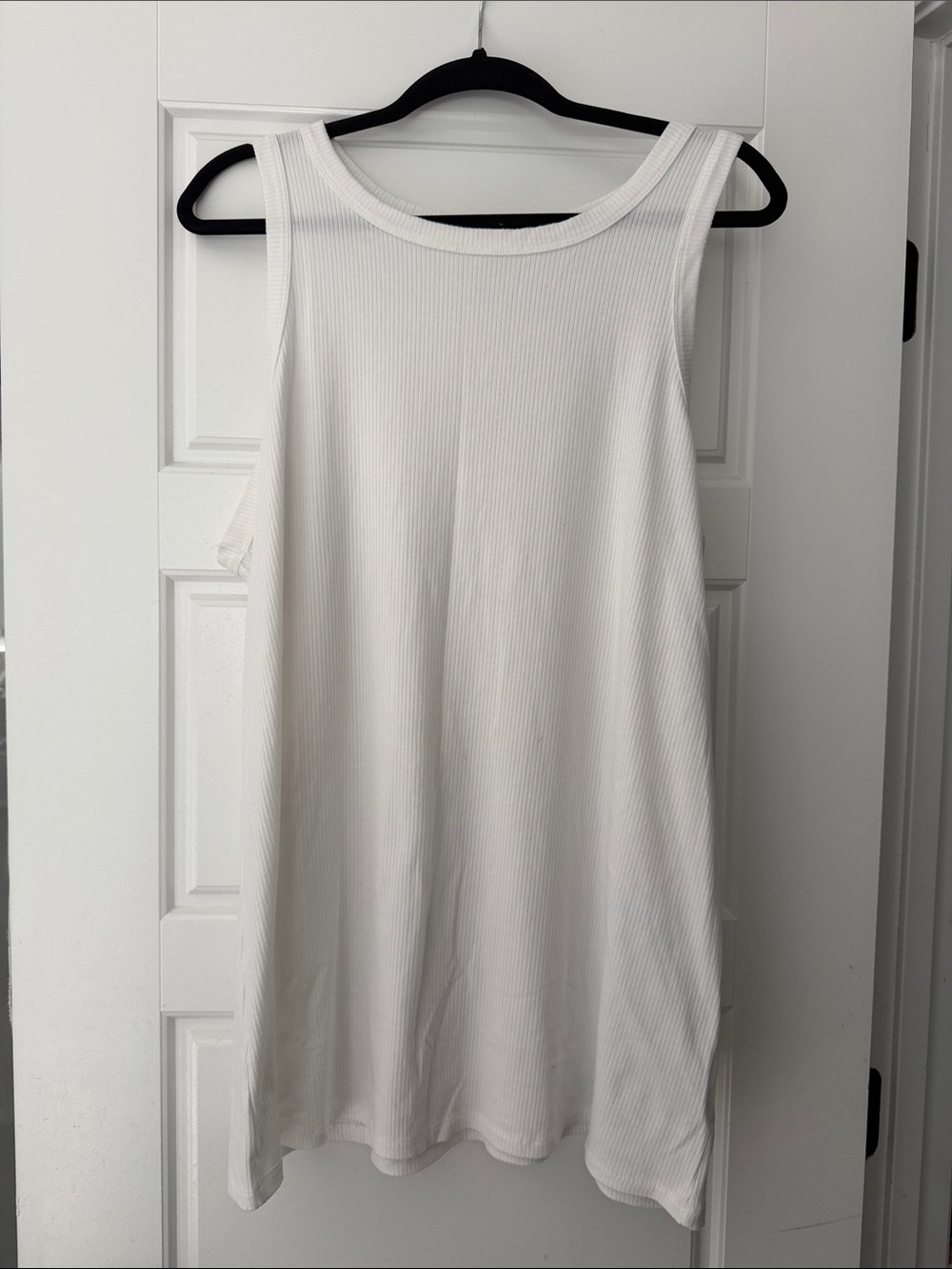 torrid White Ribbed Tank Top — Sleeveless Scoop Neck